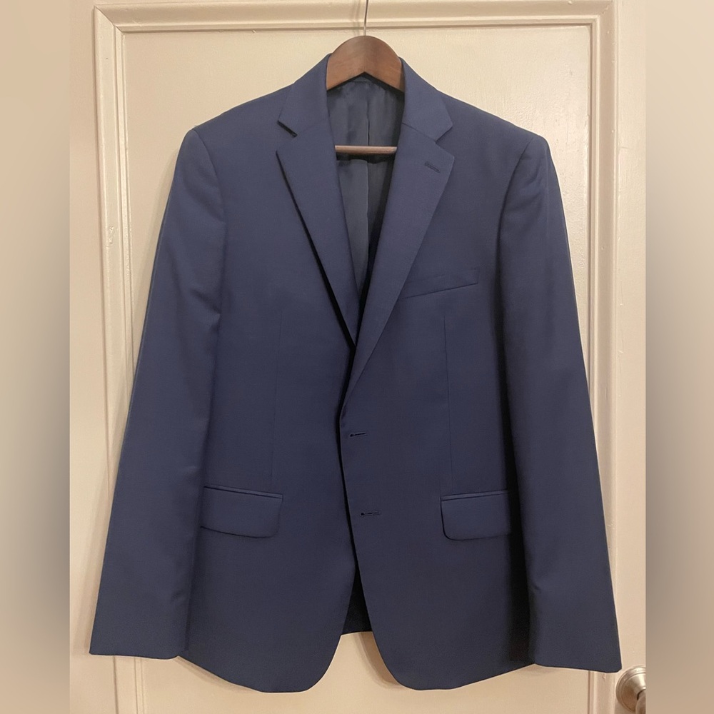 Calvin Klein - Blue Suit Jacket - Size 44R - Slim Fit